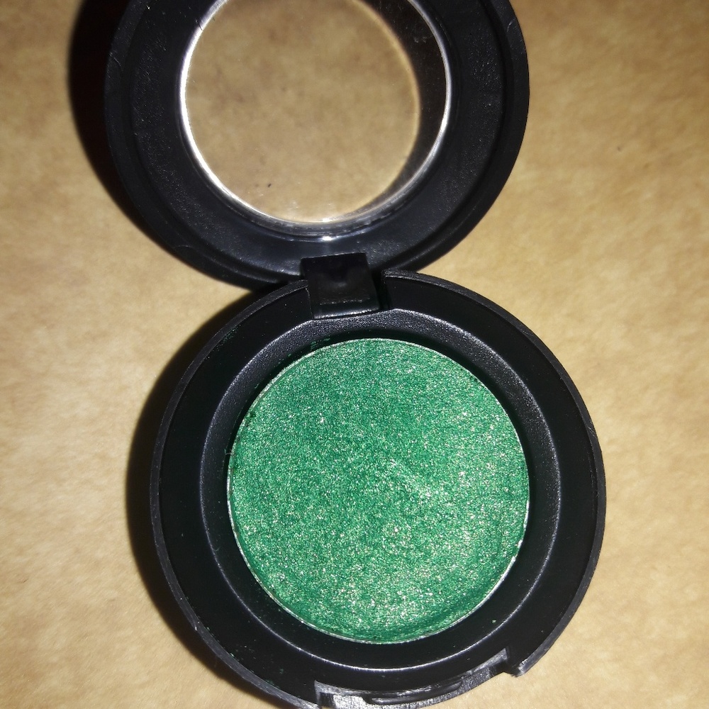 Green Eye Magic Makeup Eyeshadow